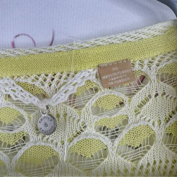 Knitted & knotted cardigan crochet knit yellow white hearts boho - Picture 6 of 8